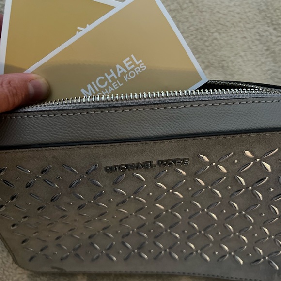 MK Jetset Crossbody - Picture 3 of 5